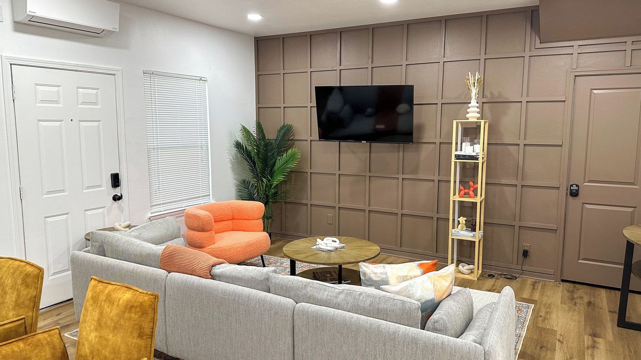 Photo of Livingroom in Florence-Graham