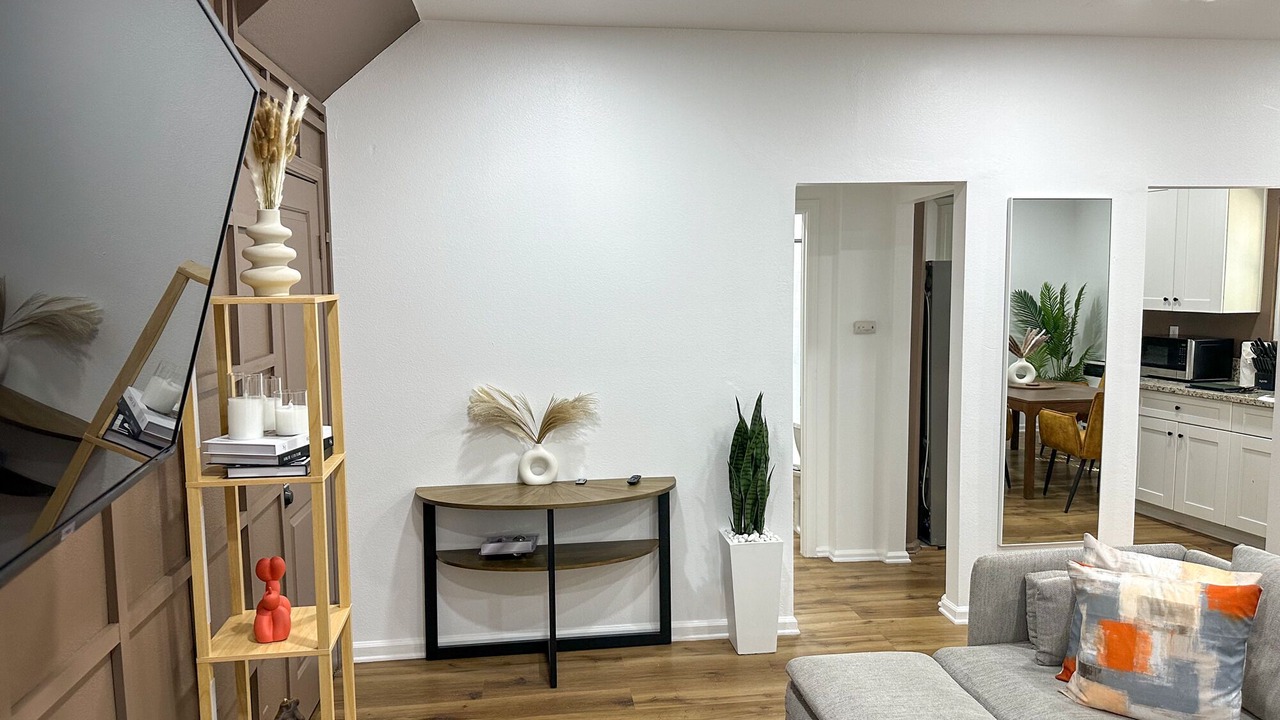 Photo of Livingroom in Florence-Graham
