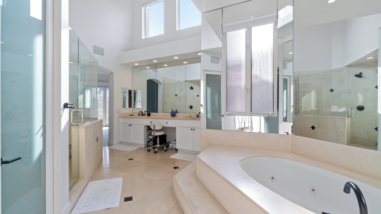 Photo of Bathroom in Silver Strand