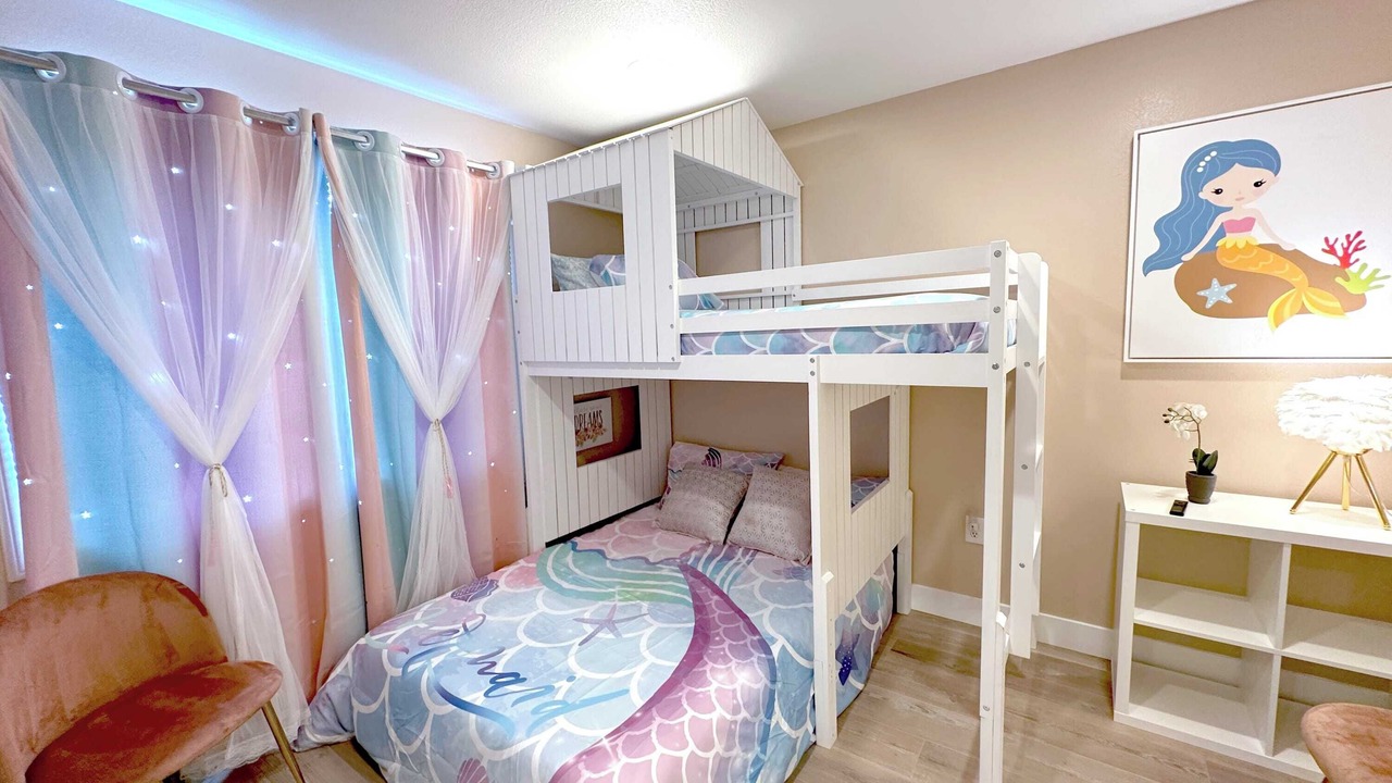 Photo of Bedroom in Sherwood Forest and Thistle Development
