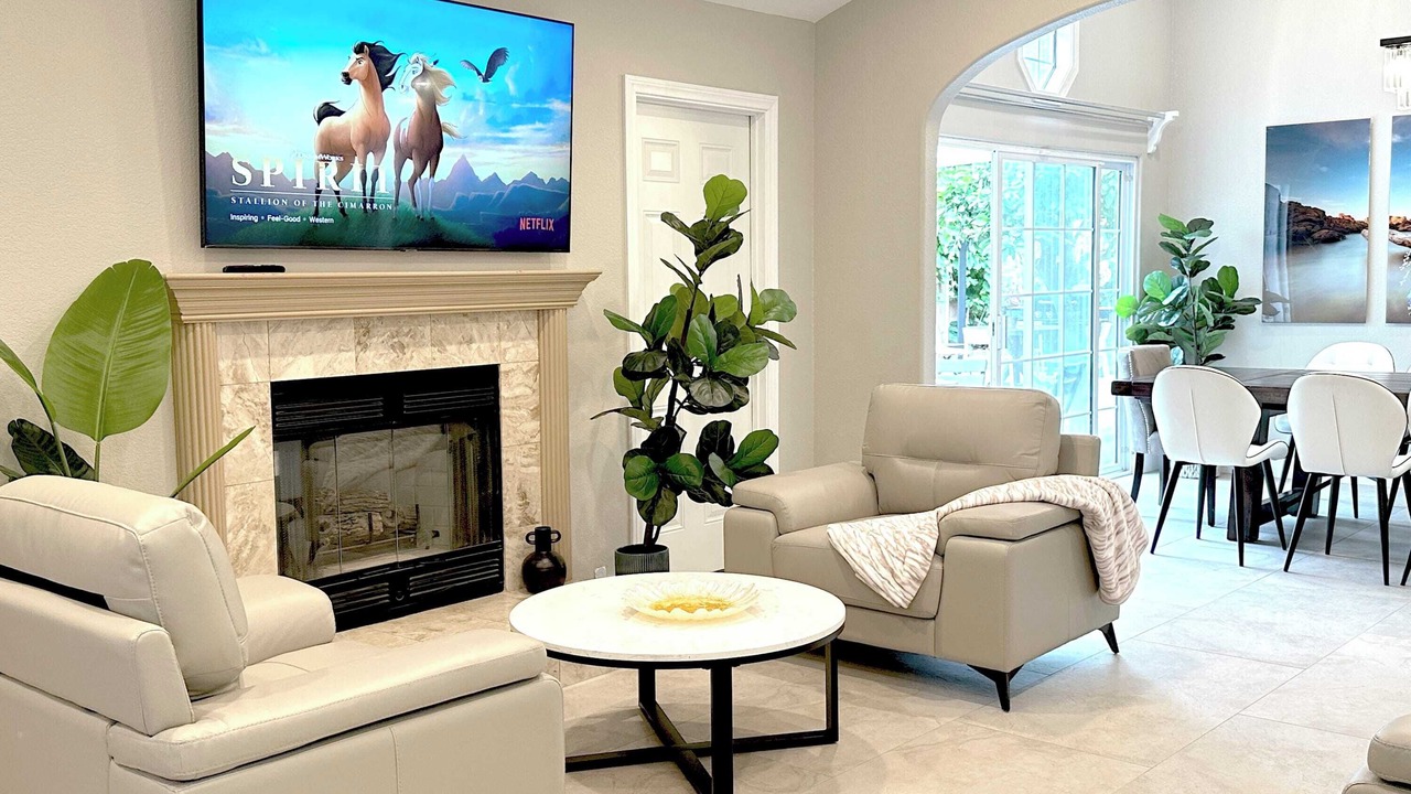 Photo of Livingroom in Sherwood Forest and Thistle Development
