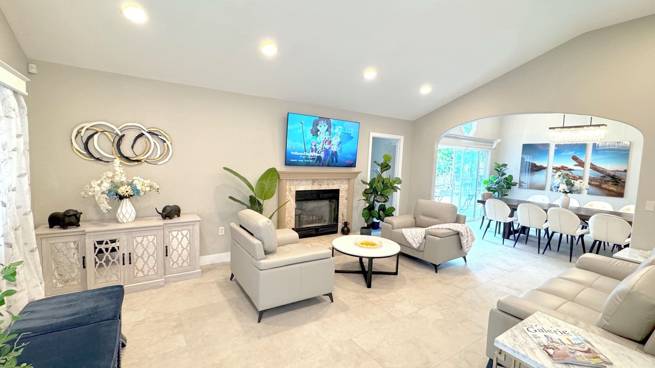 Photo of Livingroom in Sherwood Forest and Thistle Development