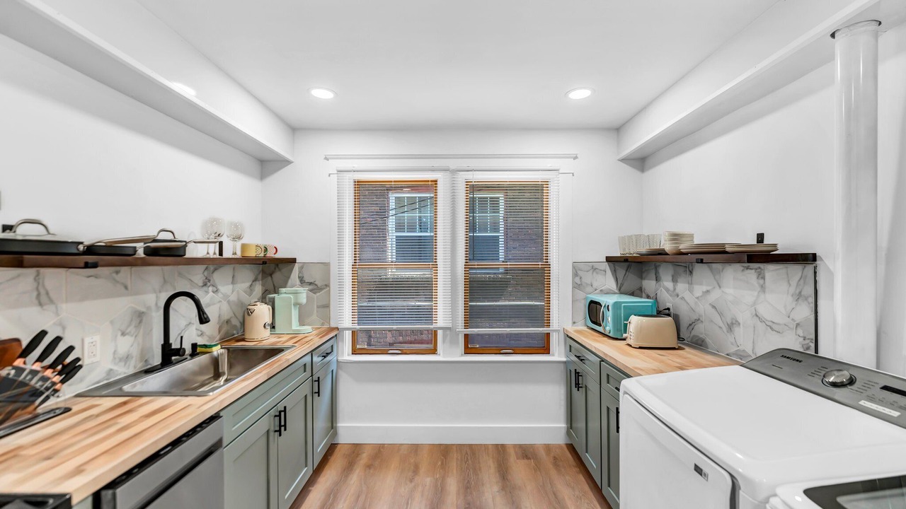 Photo of Kitchen in Downtown Niagara Falls