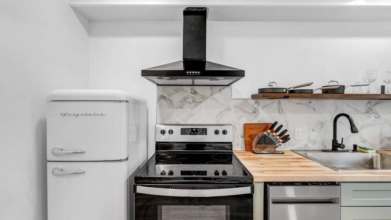 Photo of Kitchen in Downtown Niagara Falls