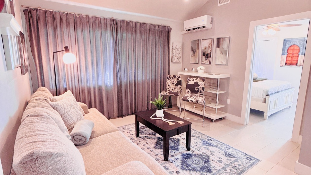 Photo of Bedroom in Coral Way