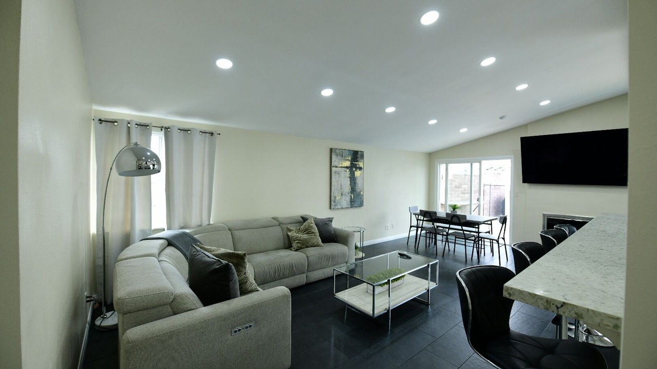 Photo of Livingroom in Serra Mesa