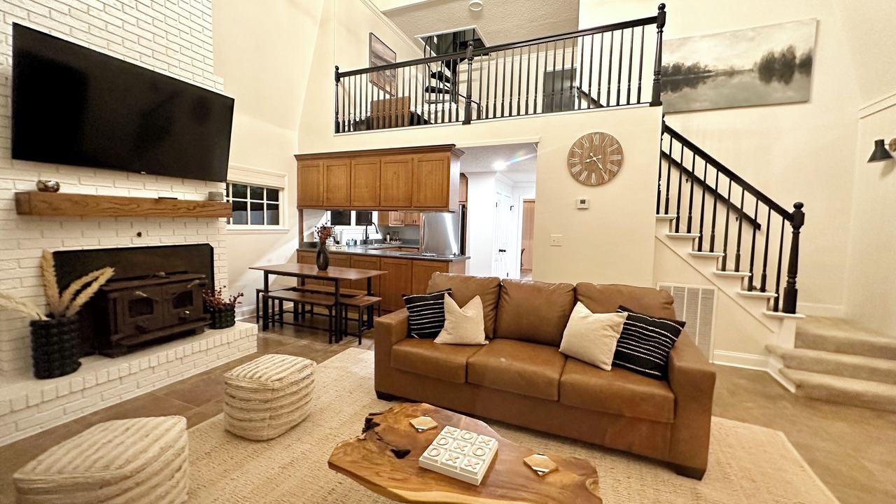 Photo of Livingroom in Rogersville