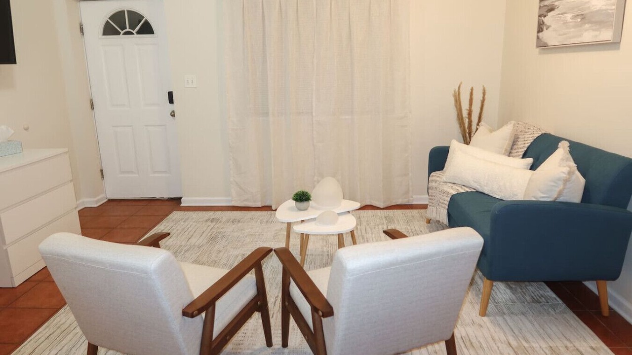 Photo of Livingroom in Forest Hill