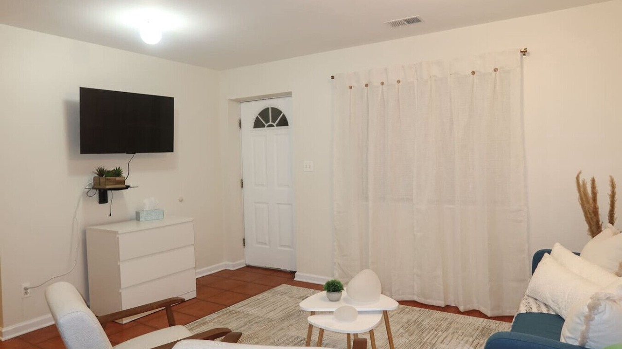 Photo of Livingroom in Forest Hill