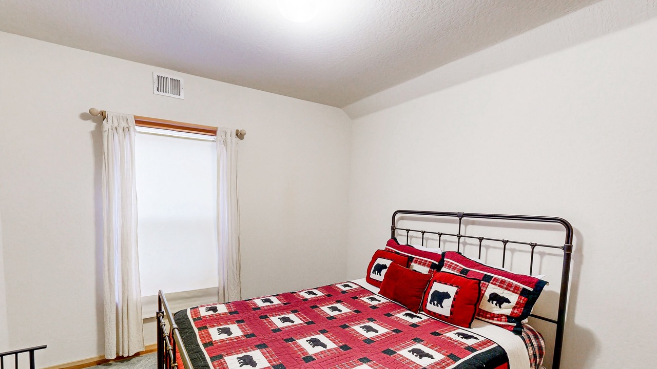 Photo of Bedroom in Tahoe Pines