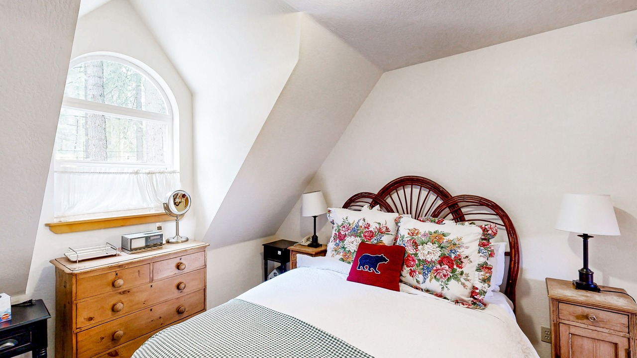 Photo of Bedroom in Tahoe Pines
