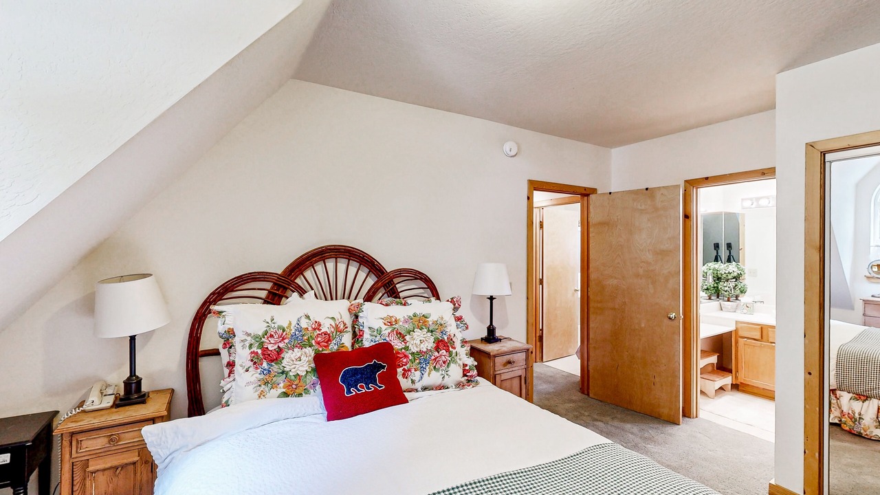 Photo of Bedroom in Tahoe Pines