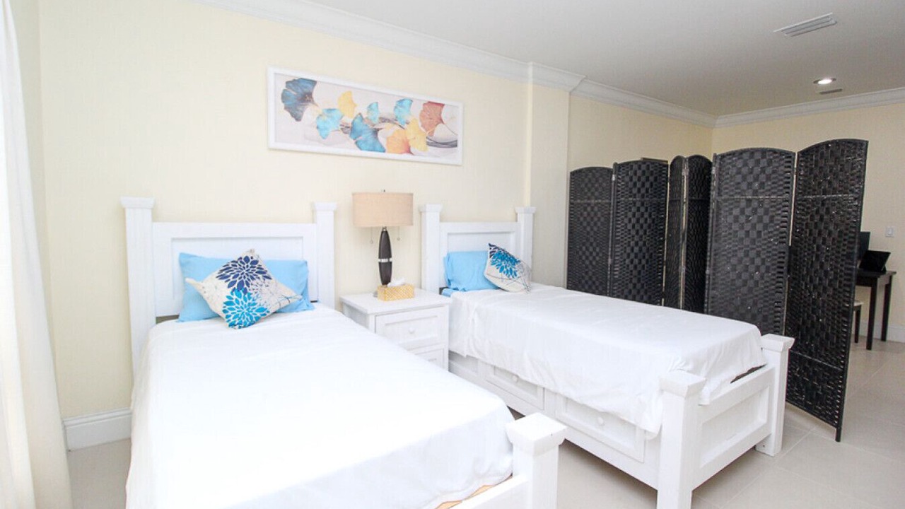Photo of Bedroom in Bahamia West