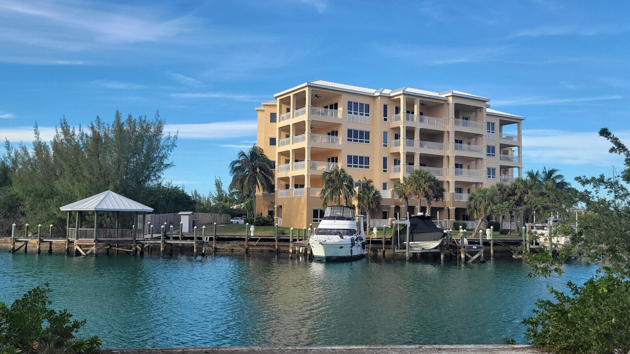 Photo of Others in Bahamia West