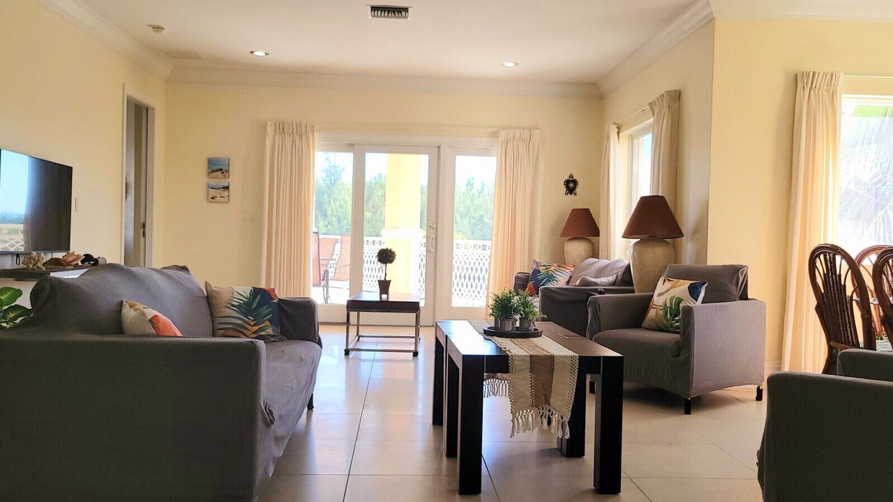 Photo of Livingroom in Bahamia West