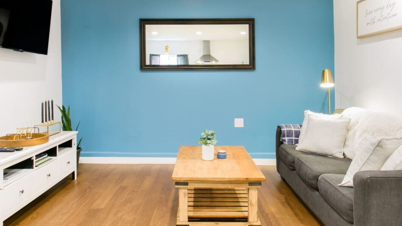 Photo of Livingroom in Valley Village