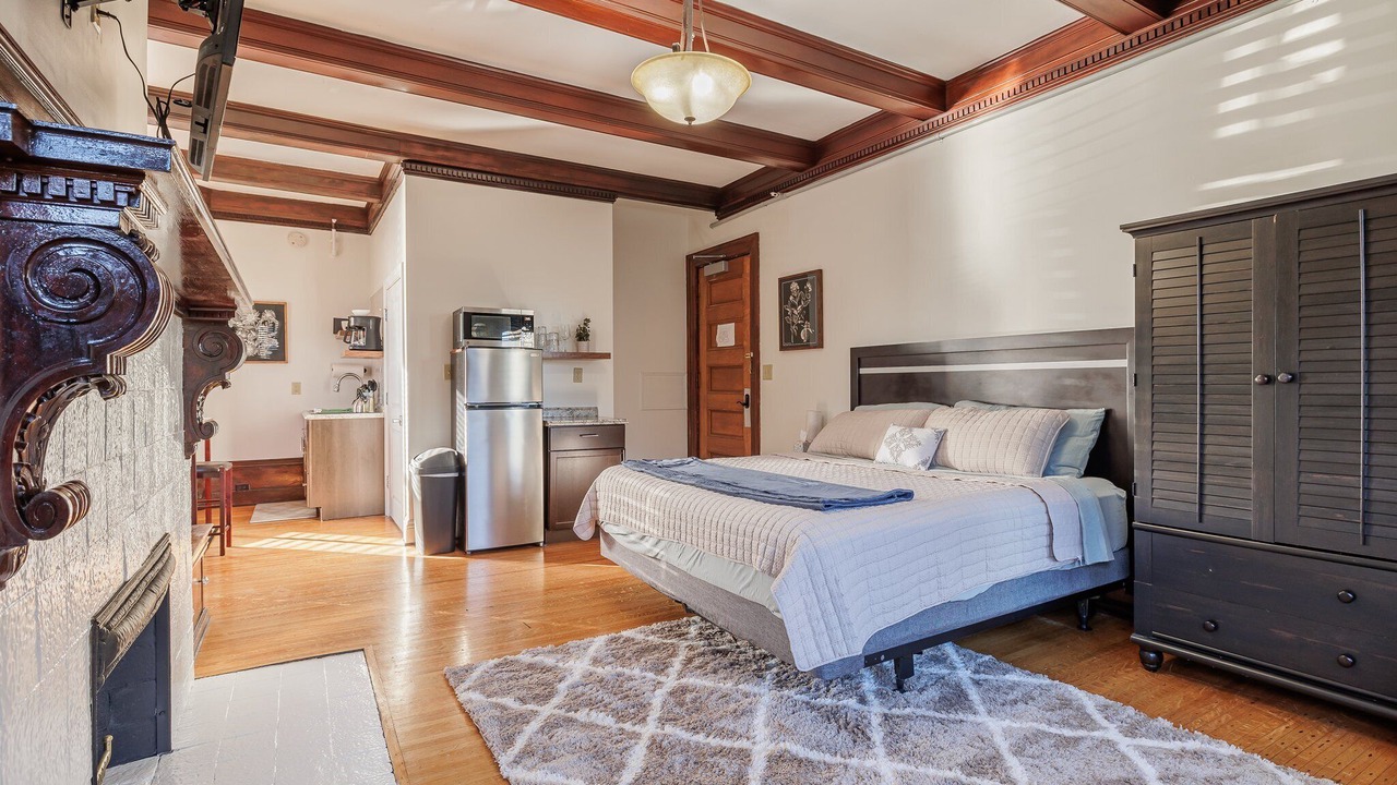 Photo of Bedroom in East Avenue