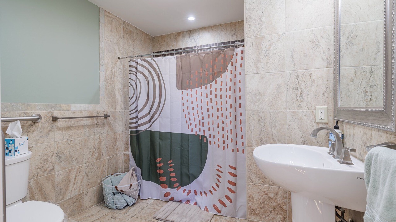 Photo of Bathroom in East Avenue