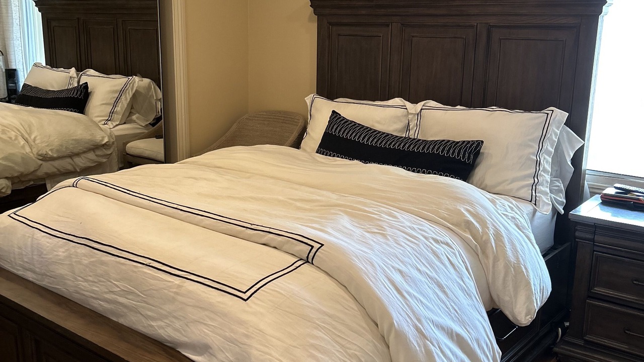 Photo of Bedroom in Balboa Peninsula