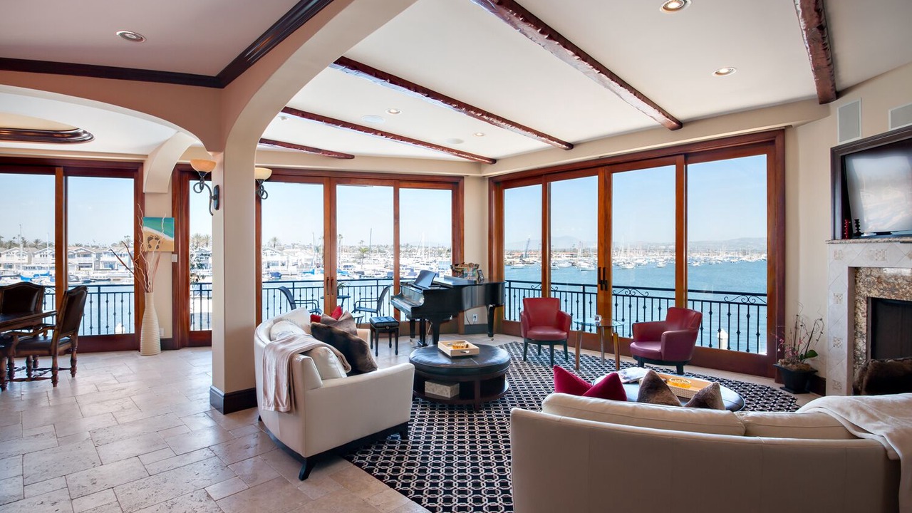 Photo of Livingroom in Balboa Peninsula