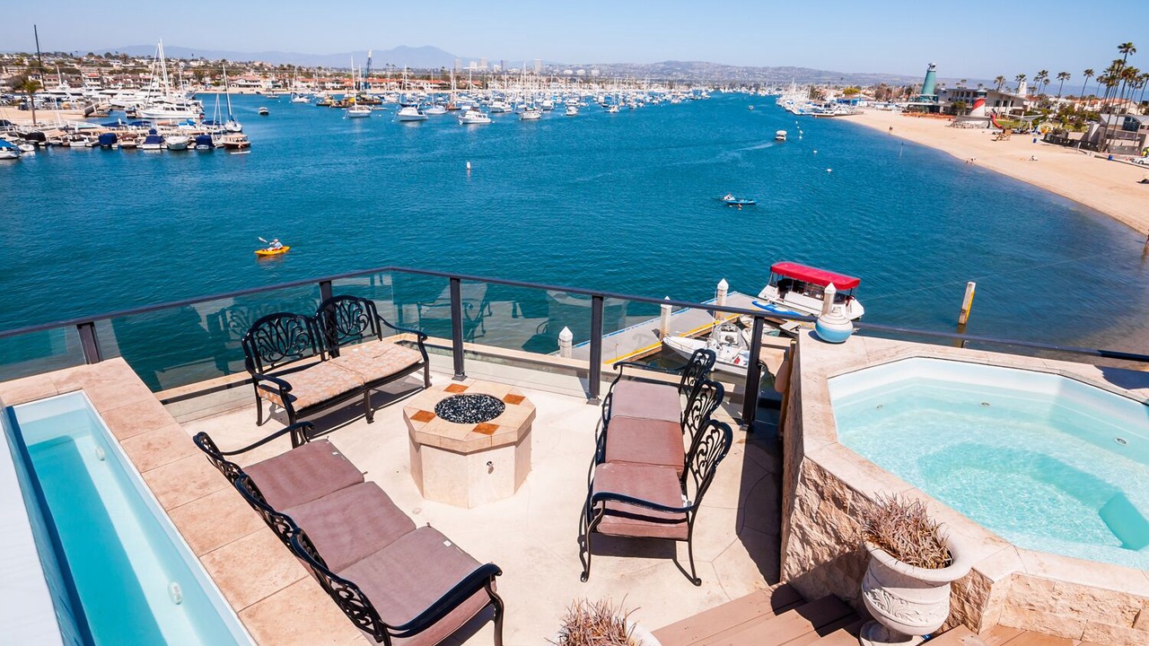 Photo of Patio Balcony in Balboa Peninsula