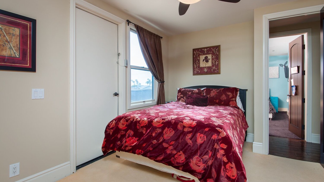 Photo of Bedroom in Balboa Peninsula