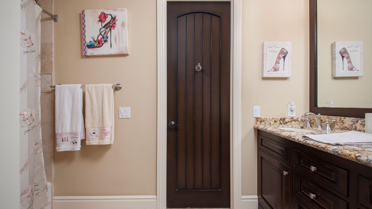 Photo of Bathroom in Balboa Peninsula