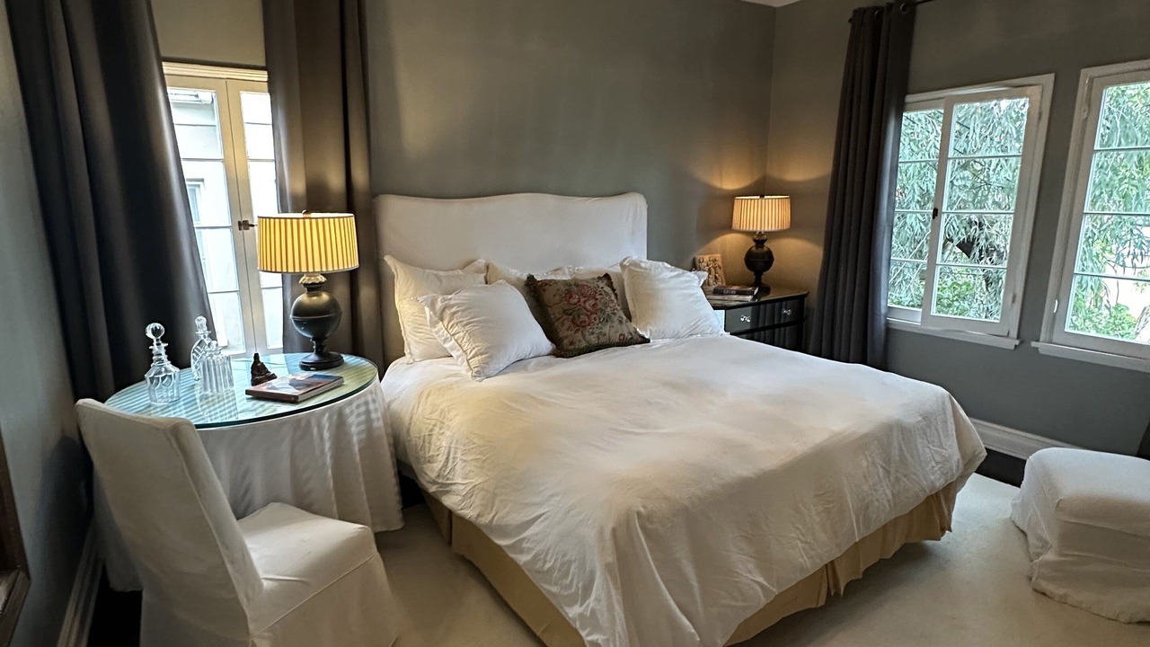 Photo of Bedroom in Mid City