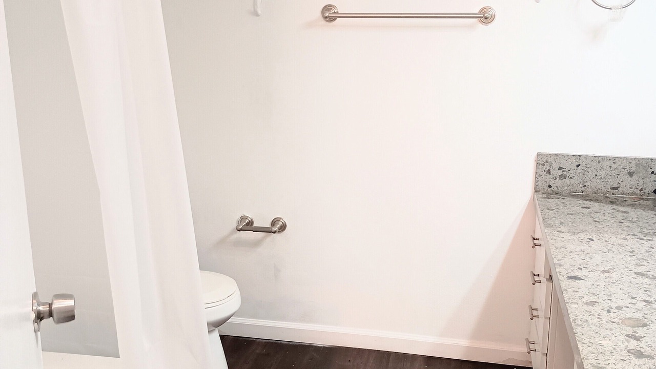 Photo of Bathroom in Rampart Village