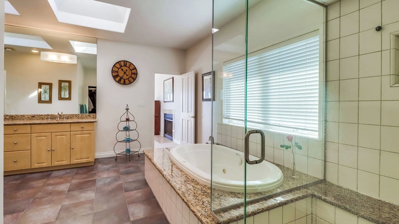 Photo of Bathroom in Sunset Cliffs
