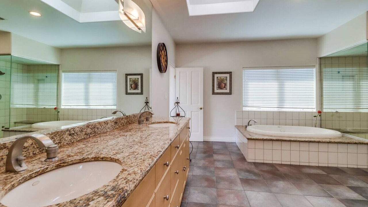 Photo of Bathroom in Sunset Cliffs