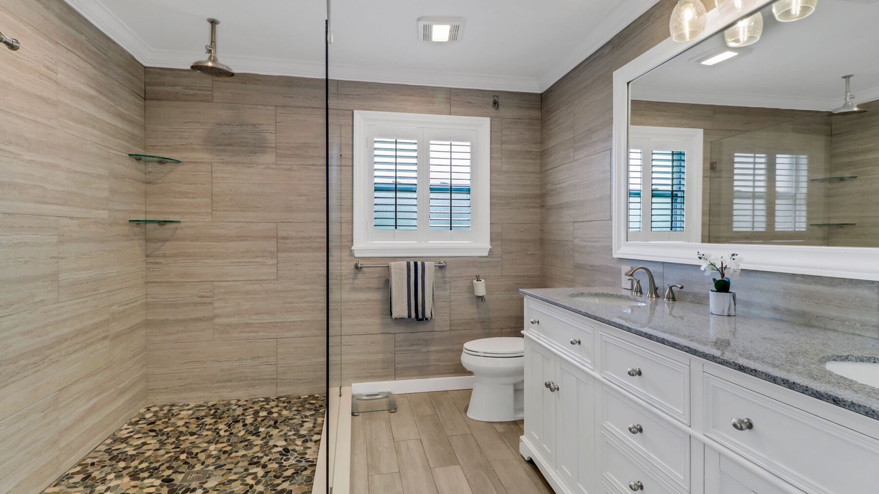 Photo of Bathroom in Willoughby Acres