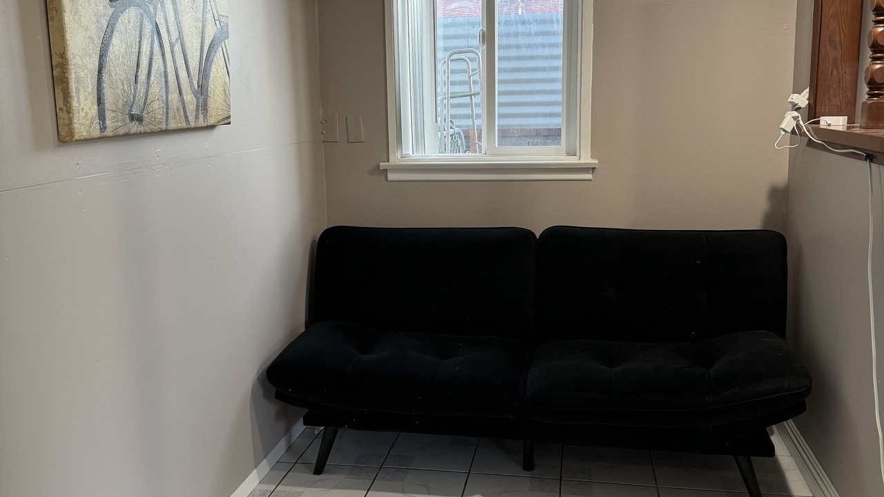 Photo of Livingroom in Midway City