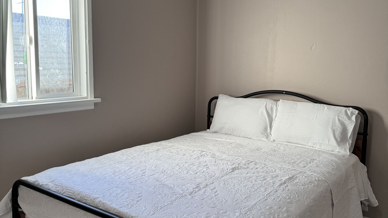 Photo of Bedroom in Midway City
