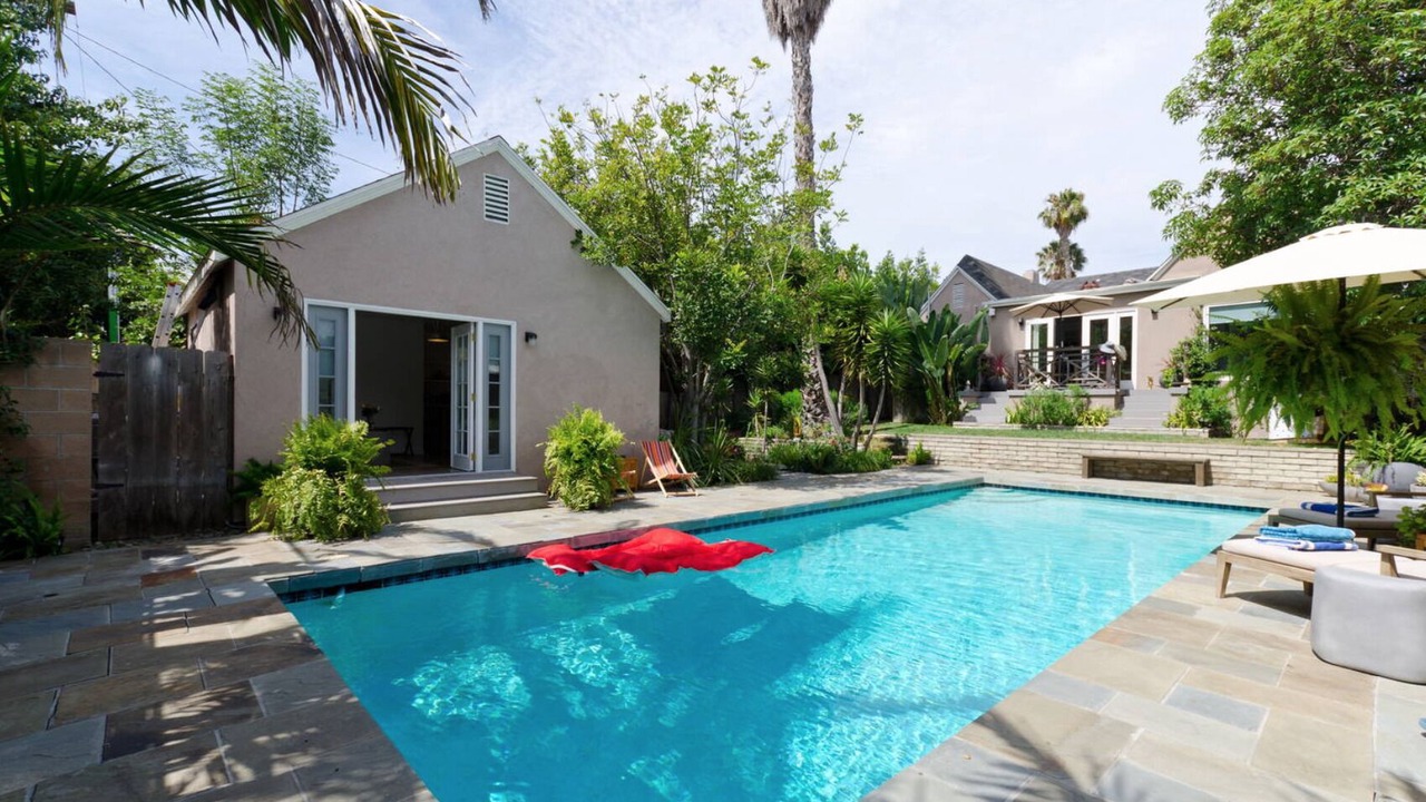 Photo of Outdoor in Mid-Wilshire
