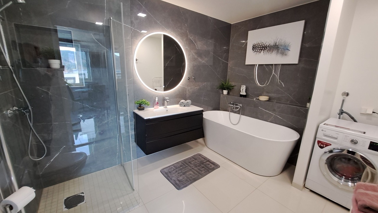 Photo of Bathroom in Asane