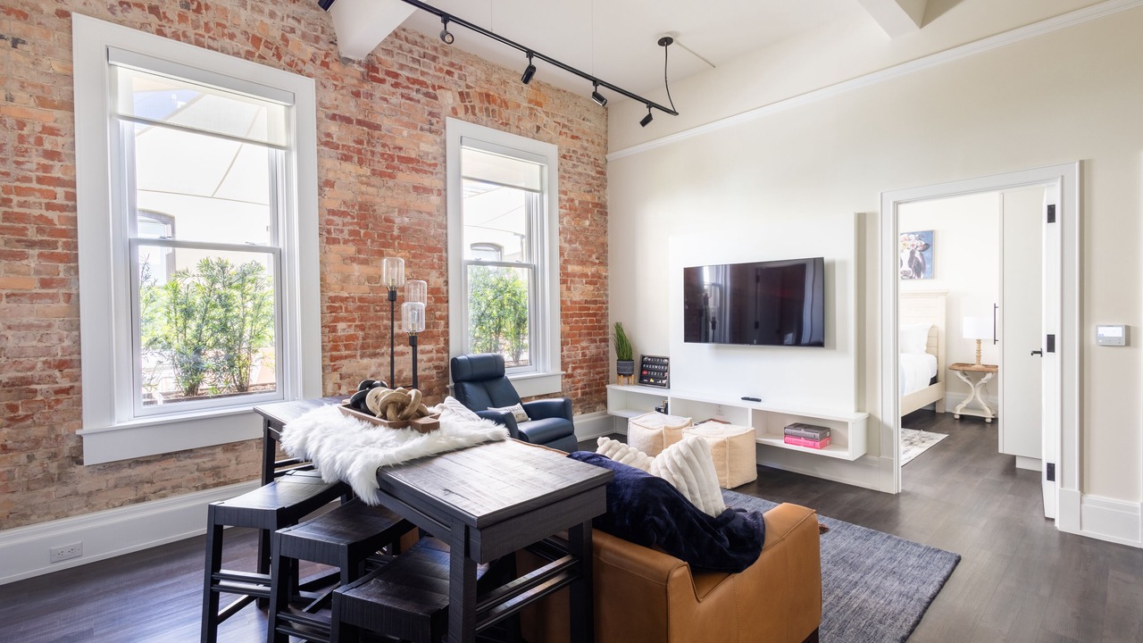 Photo of Livingroom in Downtown