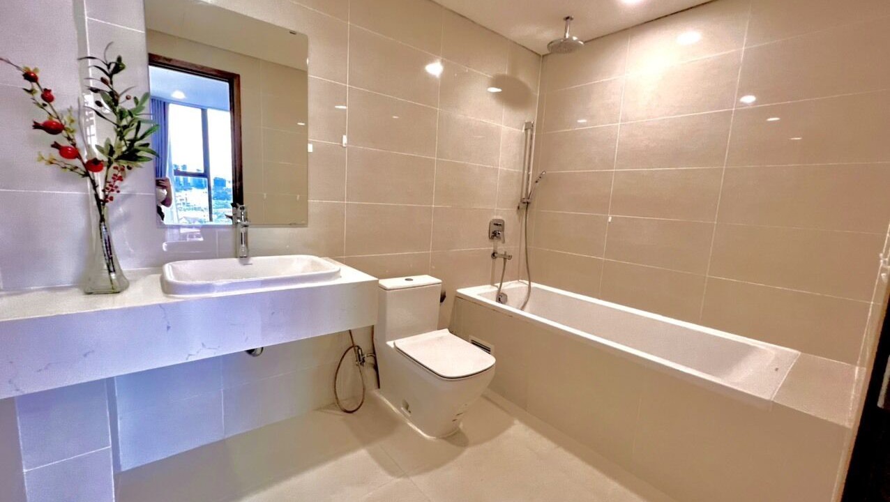 Photo of Bathroom in District 9
