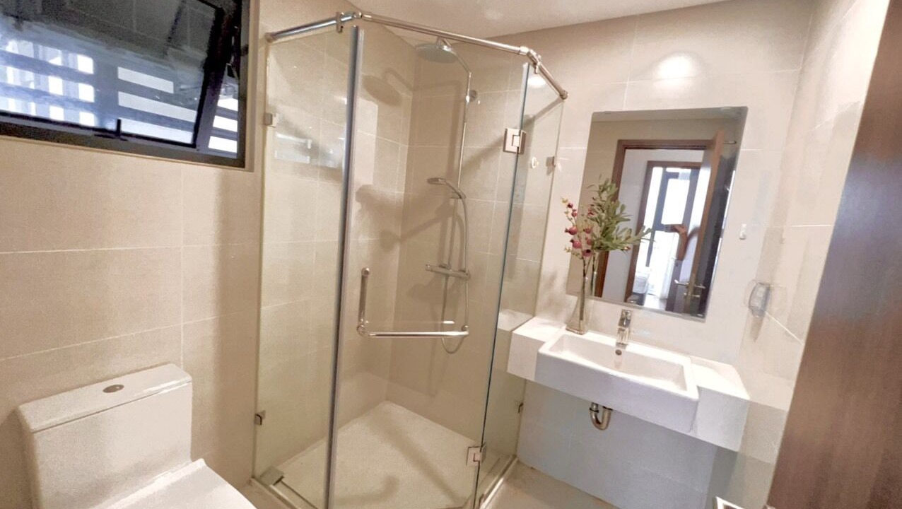 Photo of Bathroom in District 9