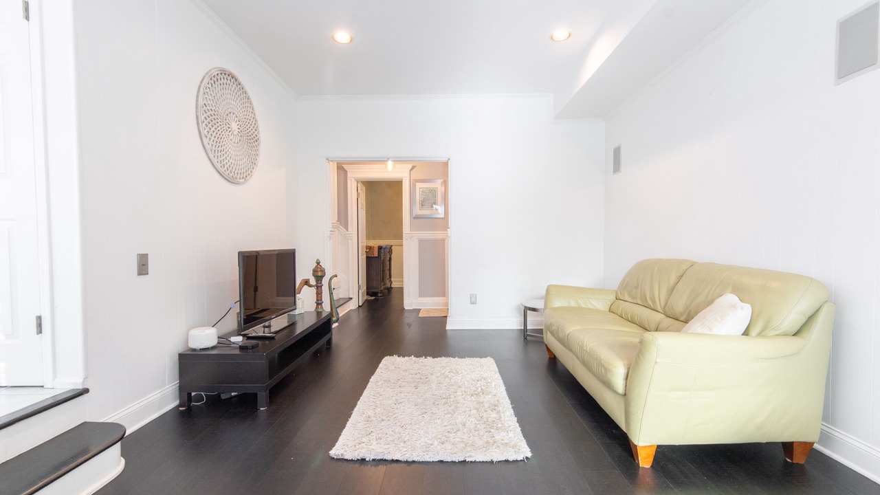 Photo of Livingroom in North Brunswick