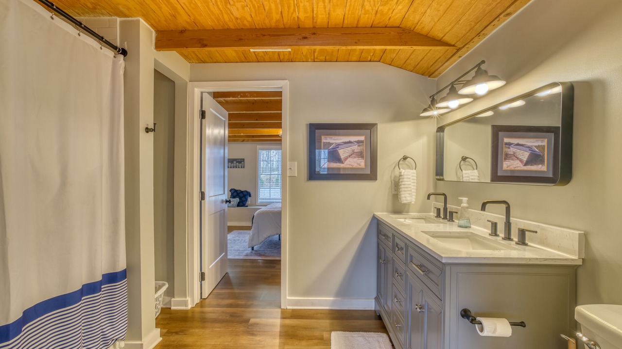 Photo of Bathroom in Killen
