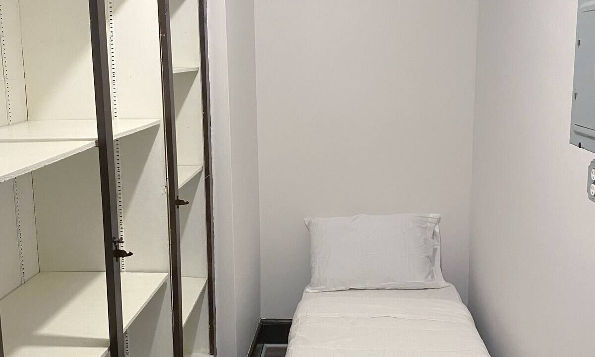 Photo of Bedroom in Alamitos Beach