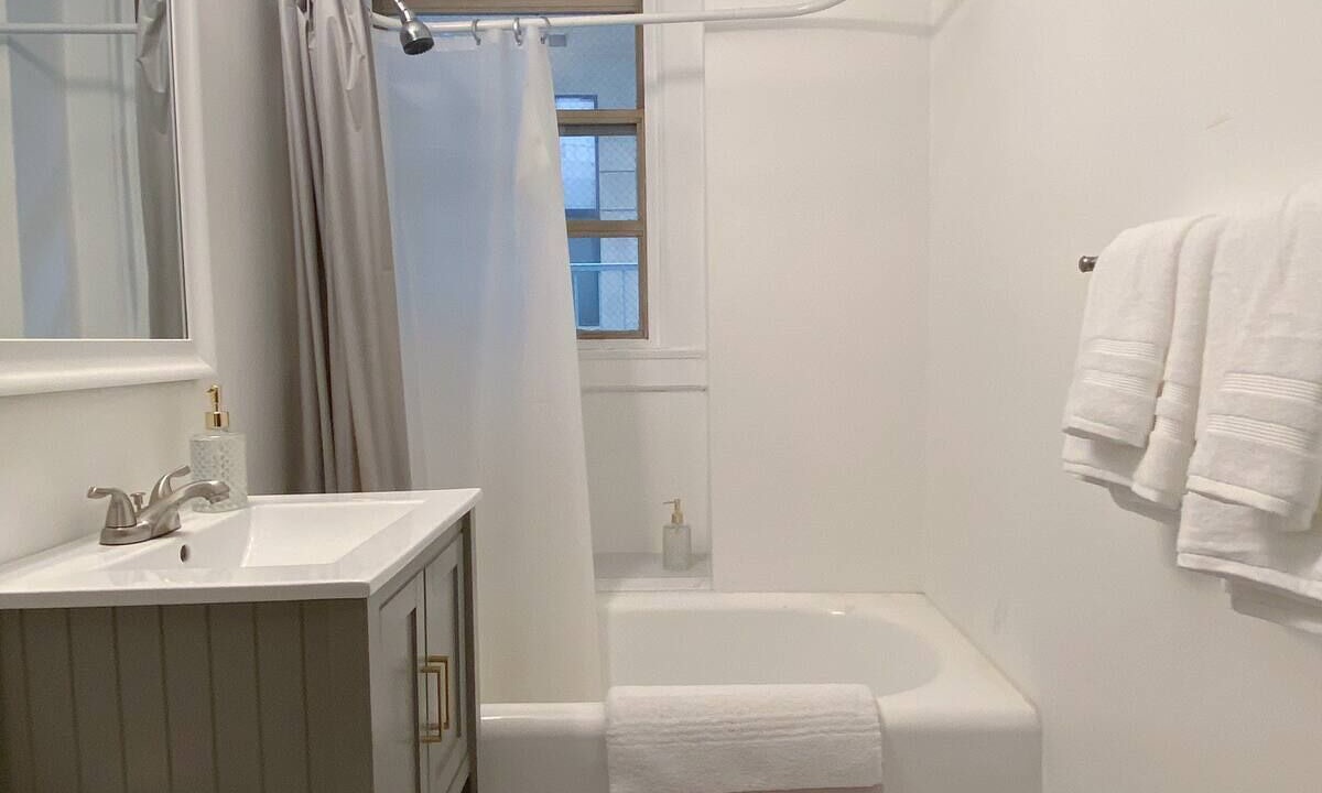 Photo of Bathroom in Alamitos Beach