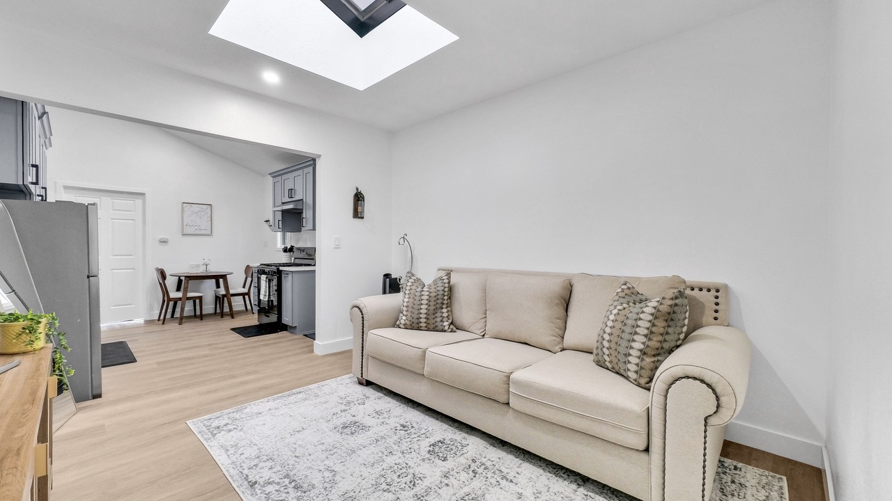 Photo of Livingroom in Fountain Valley