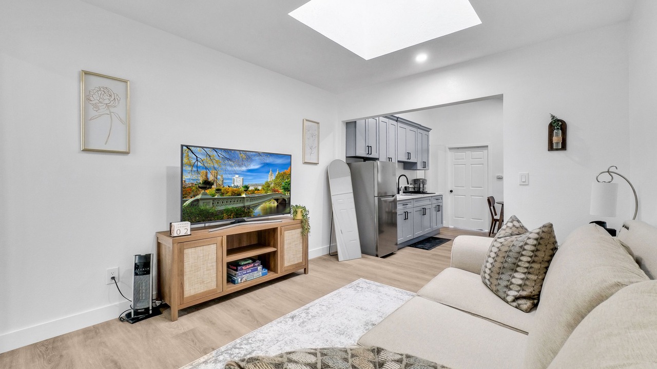 Photo of Livingroom in Fountain Valley