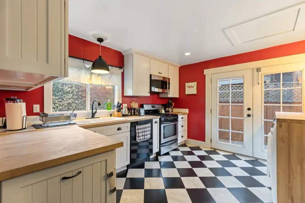 Photo of Kitchen in Alamitos Beach
