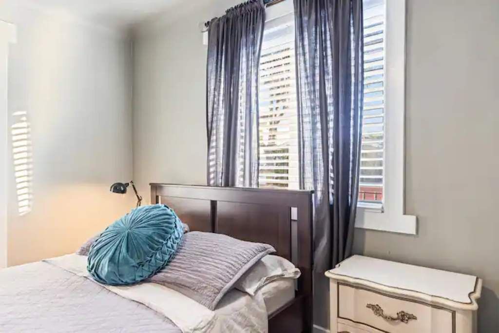 Photo of Bedroom in Alamitos Beach