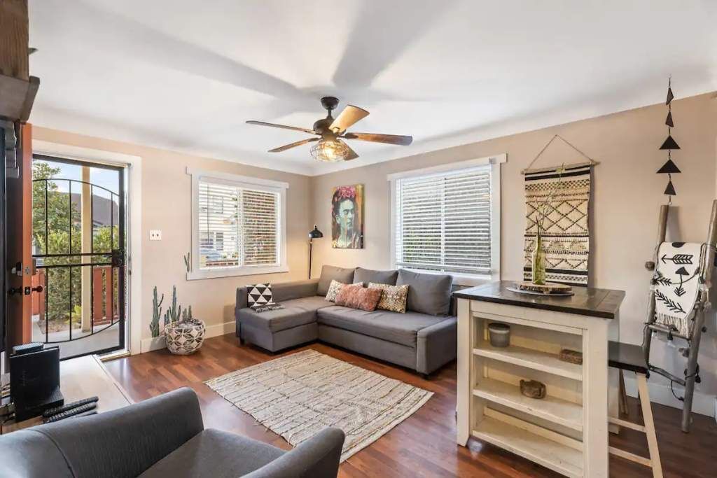 Photo of Livingroom in Alamitos Beach