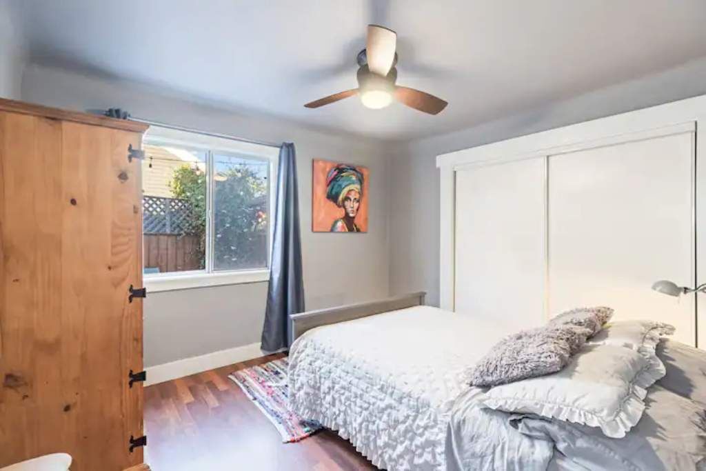 Photo of Bedroom in Alamitos Beach