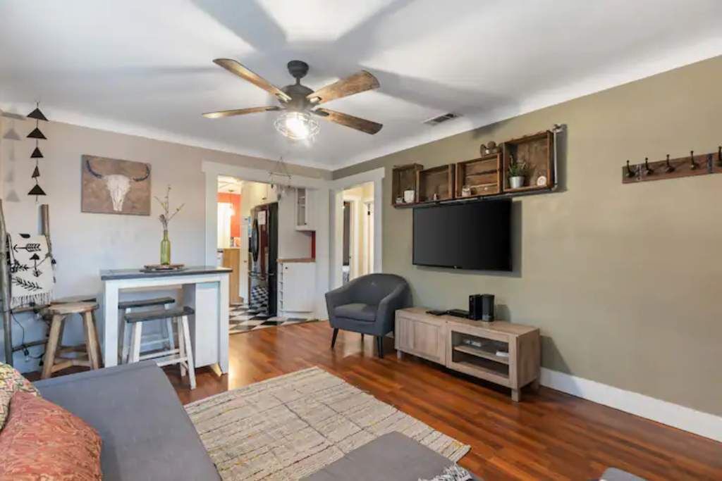 Photo of Livingroom in Alamitos Beach